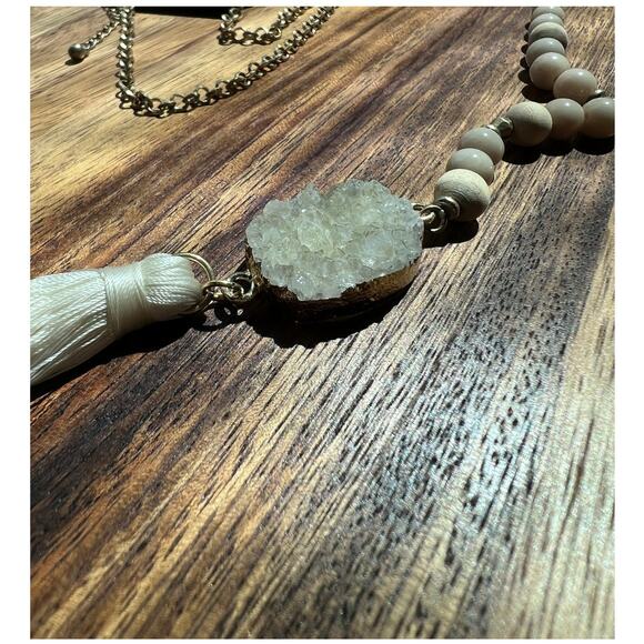 23" Long Gold Tone Neutral Stone Bead Tassel Pendant Necklace 3" Extender NEW - Picture 2 of 8